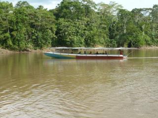 Canoa solar fotovoltaica Proyecto KARA Lancha solar paneles