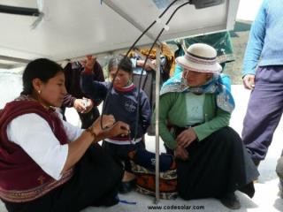 Instalación del sistema solar para el centro de computo junto con los padres de familia y profesores de la escuala